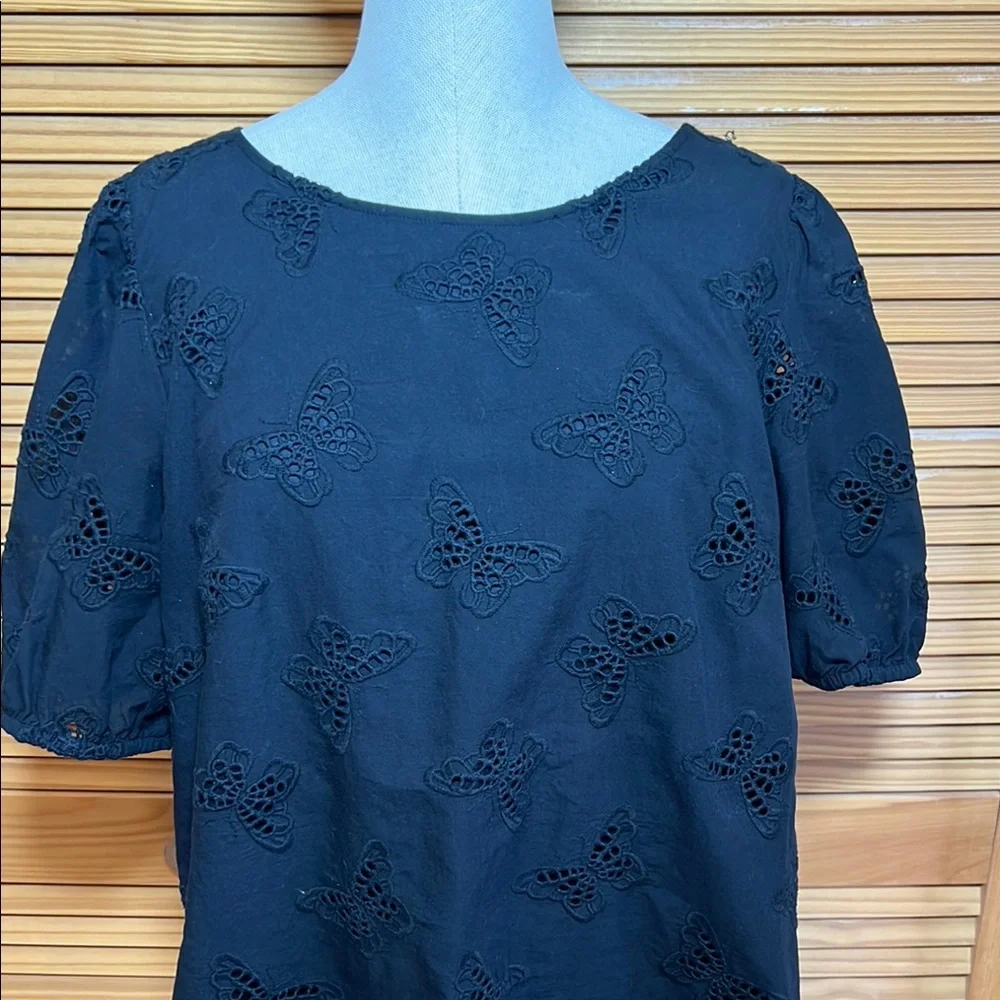 Eyelet top - Picture 10 of 10